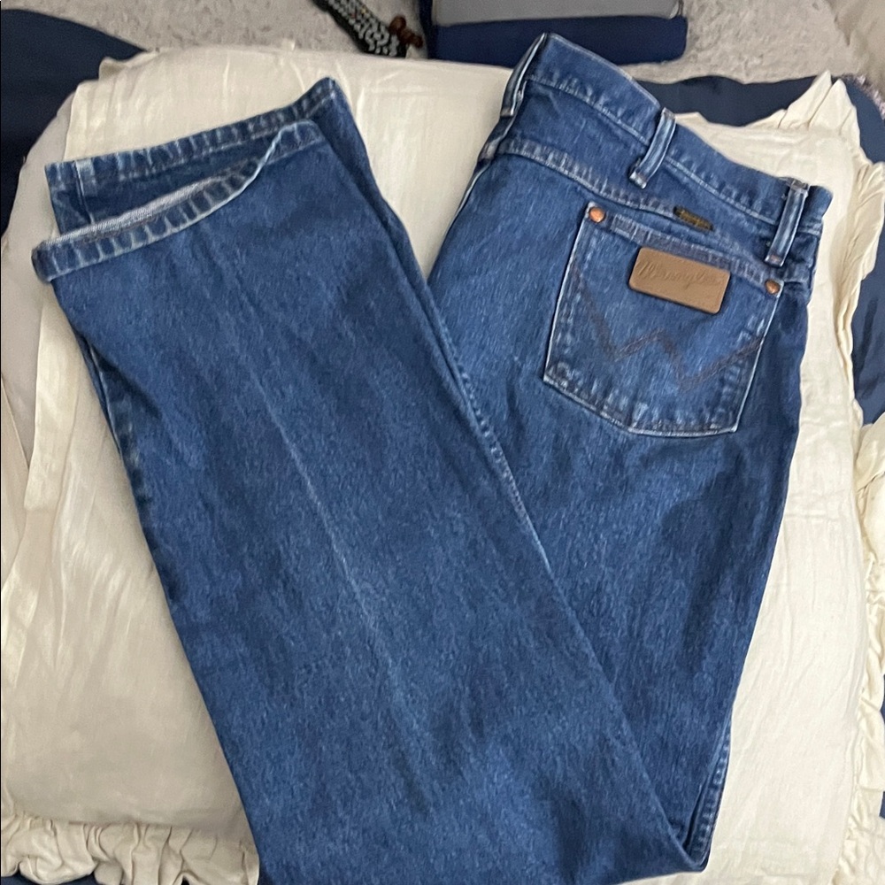 🧚Wrangler Relaxed Fit Blue Jeans